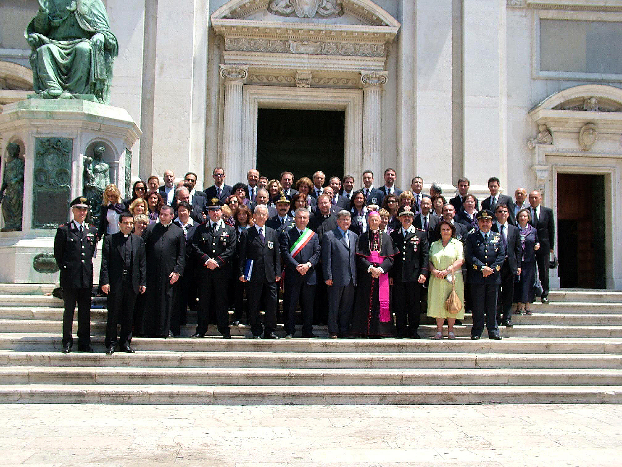 Il Coro Polifonico "Salvo D'Acquisto" a Loreto con Mons. Bagnasco